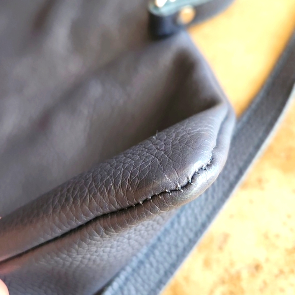Kiniria Bluish/gray Leather Crossbody - Picture 9 of 11